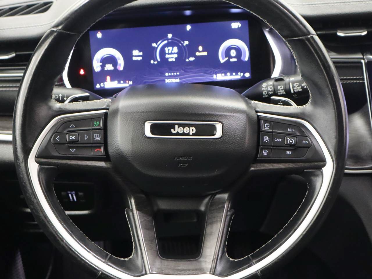 Used 2021 Jeep Grand Cherokee L Limited RWD image 13