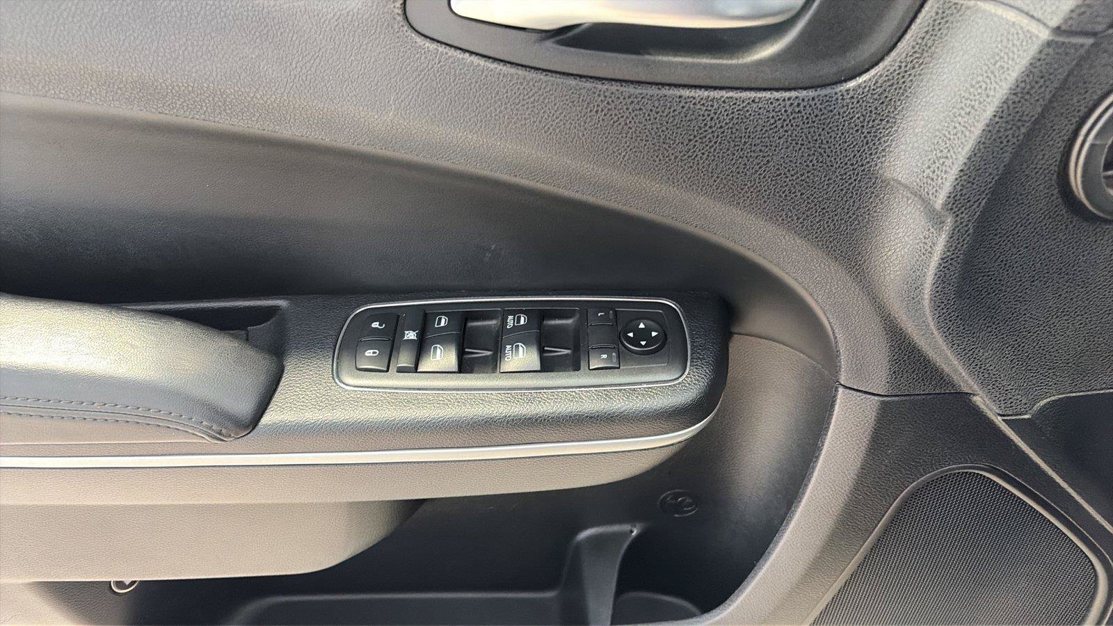 Used 2018 Chrysler 300 Touring w/ Sport Appearance Package RWD image 22