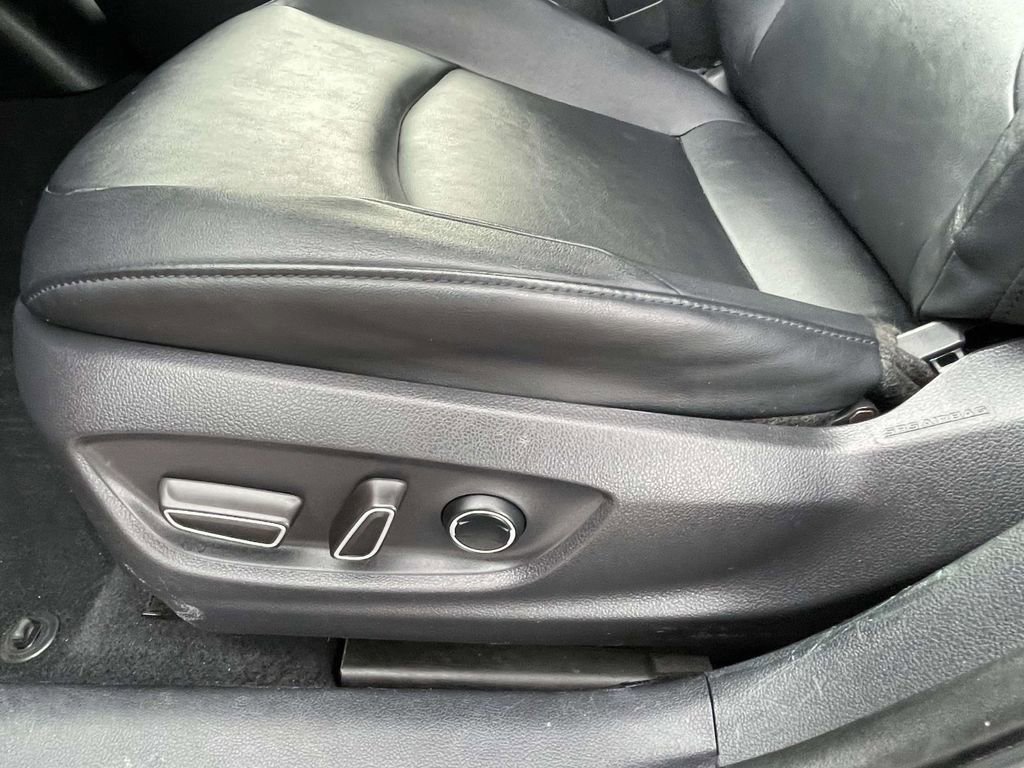 Used 2018 Toyota Prius Prime Advanced image 14