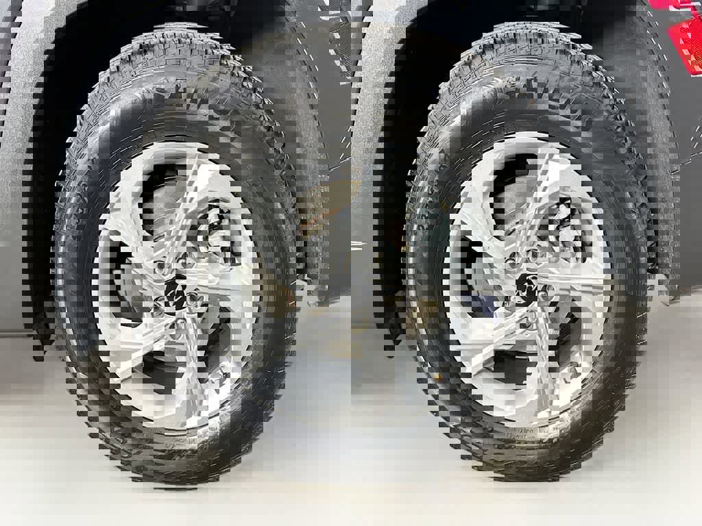 Used 2022 Hyundai Tucson SE image 11