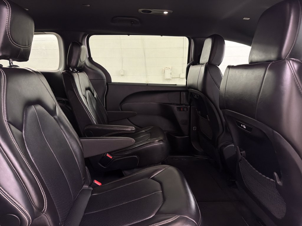 Used 2025 Chrysler Pacifica Select FWD image 30