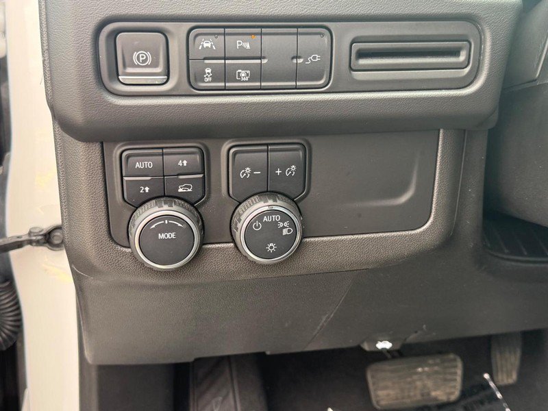 Used 2022 Chevrolet Tahoe RST w/ Luxury Package AWD/4WD image 31