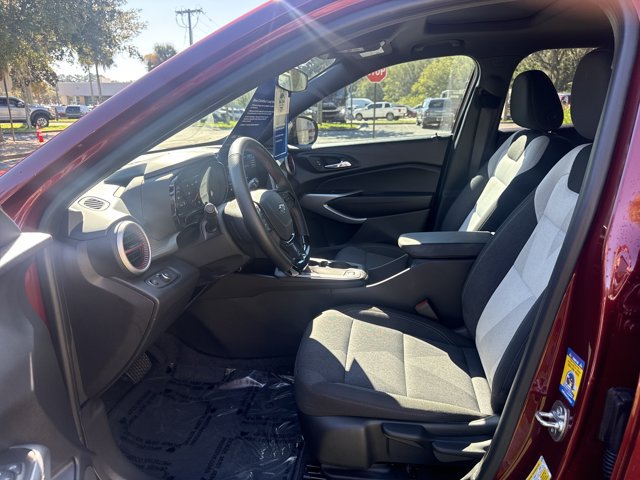Used 2025 Chevrolet Trax RS w/ Sunroof Package FWD image 15