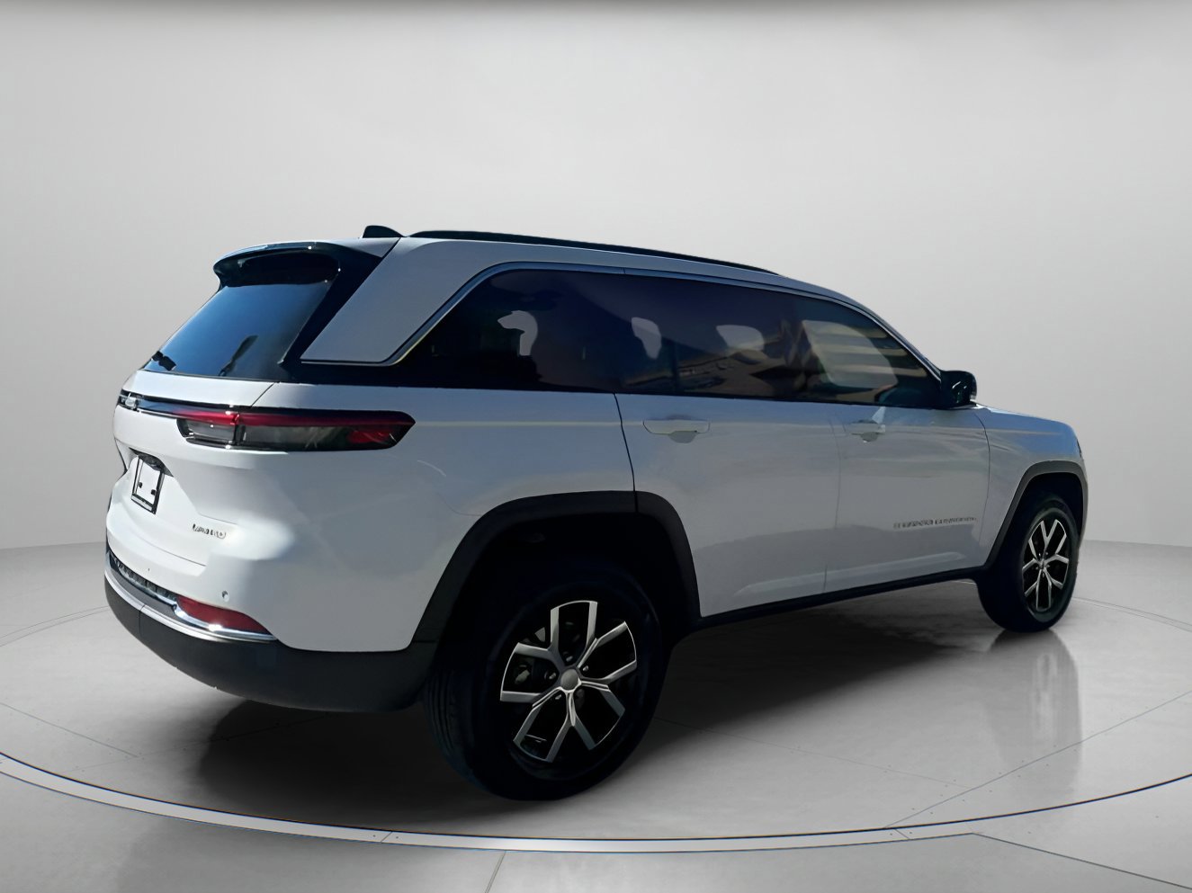 Used 2025 Jeep Grand Cherokee Limited w/ Trailer Tow Package image 21