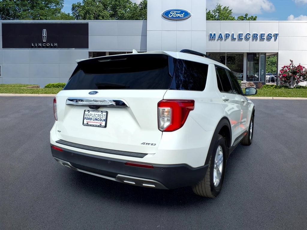 Certified 2023 Ford Explorer XLT w/ Equipment Group 202A AWD/4WD image 4