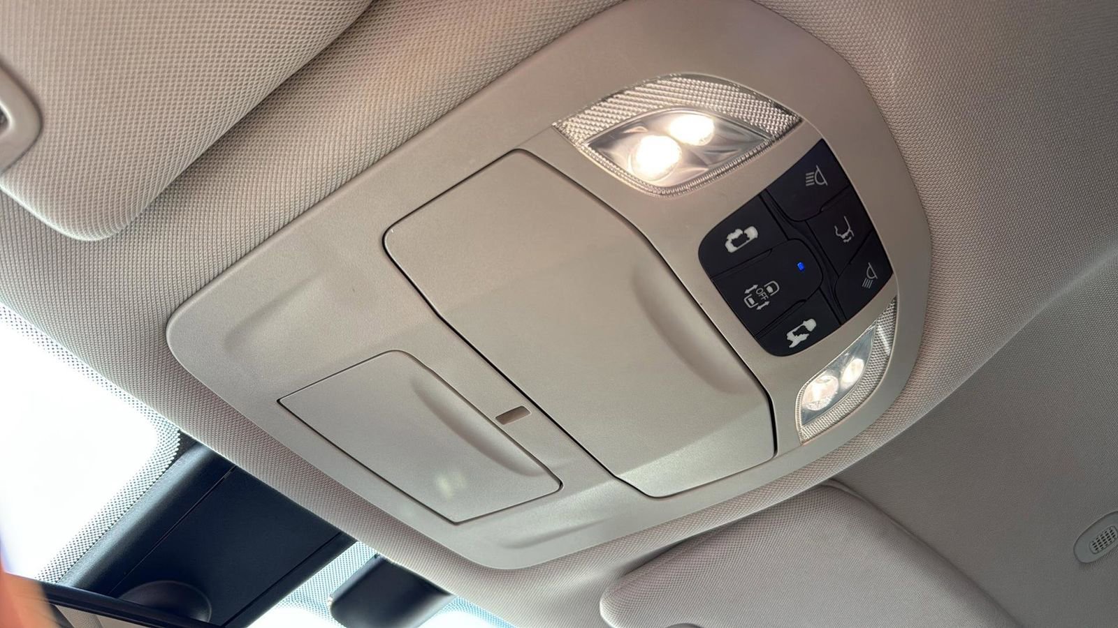 Used 2020 Chrysler Pacifica Touring-L FWD image 23