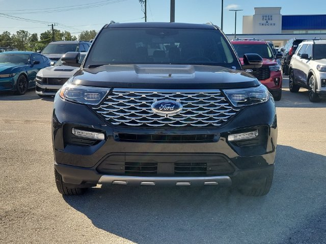 Certified 2020 Ford Explorer Platinum w/ Premium Technology Package AWD/4WD image 2