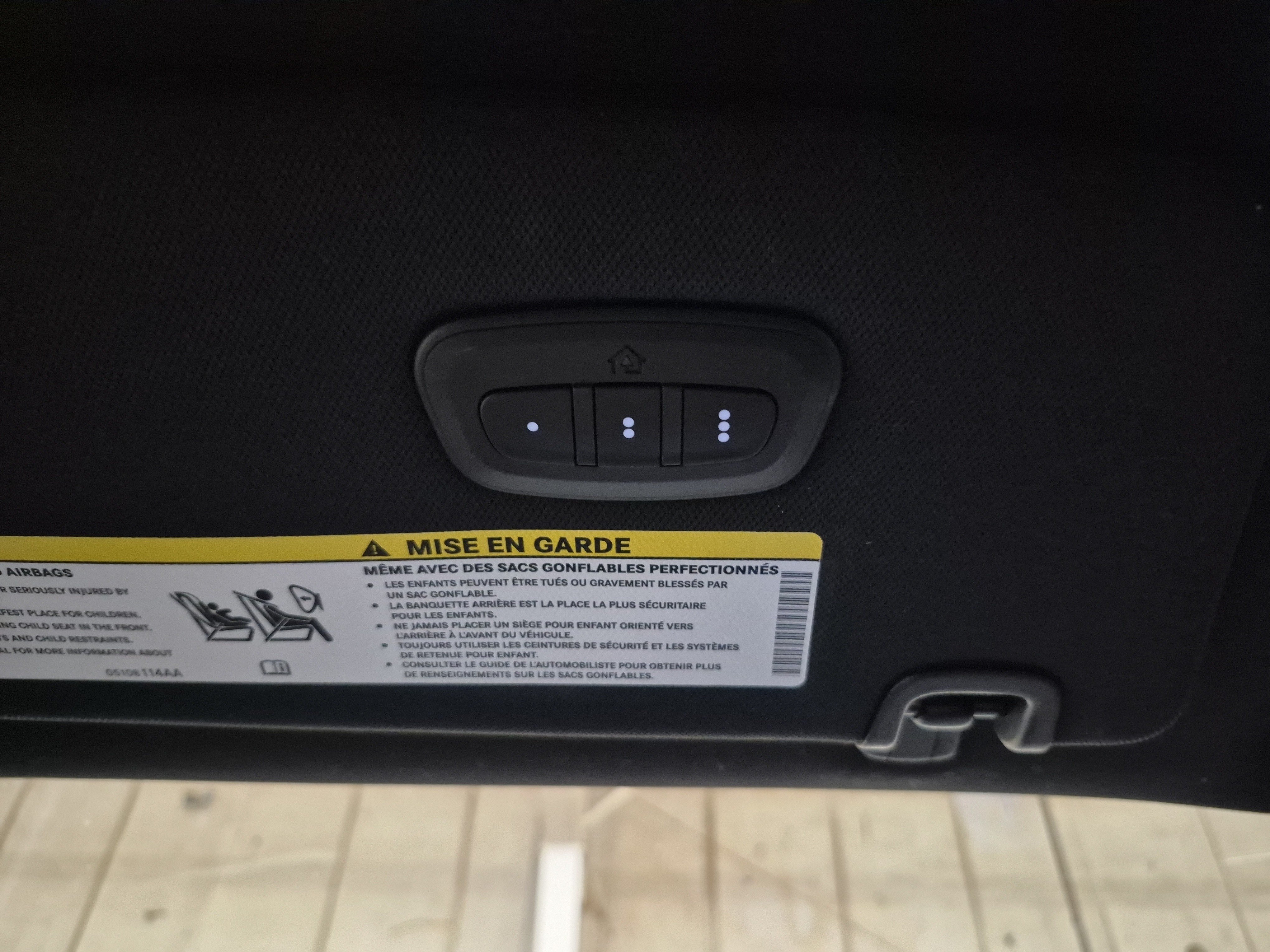Used 2025 Chrysler Pacifica Select FWD image 41