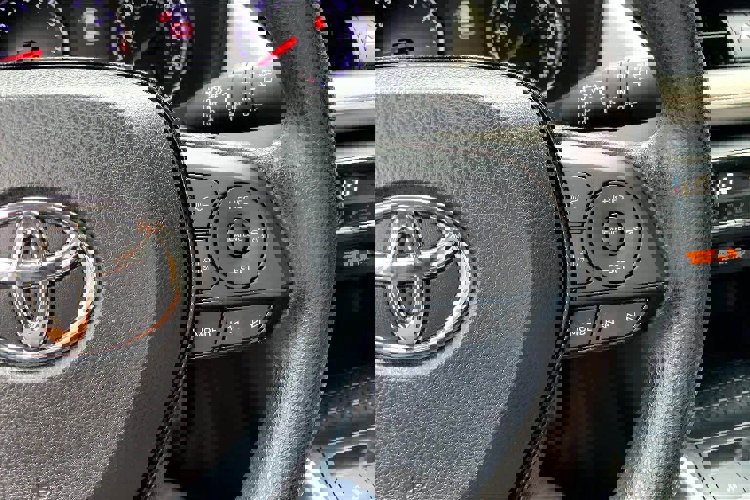 Used 2020 Toyota RAV4 XLE w/ Convenience Package image 25