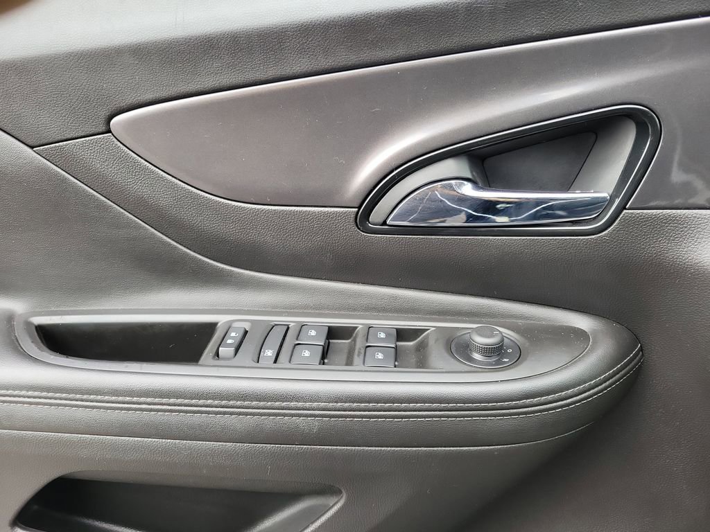Used 2018 Buick Encore Preferred image 18