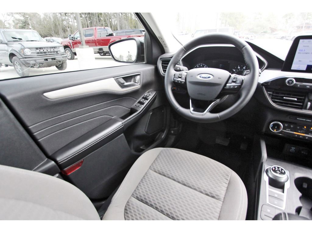 Certified 2022 Ford Escape SE w/ SE Sport Appearance Package image 11