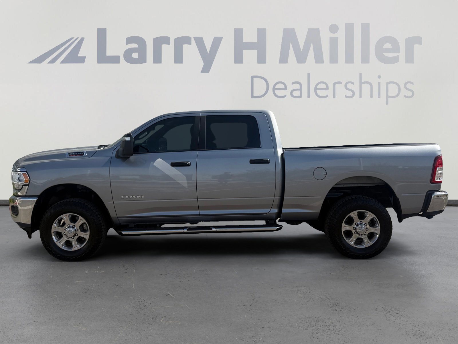 Used 2024 RAM 2500 Big Horn w/ Bed Utility Group AWD/4WD image 2