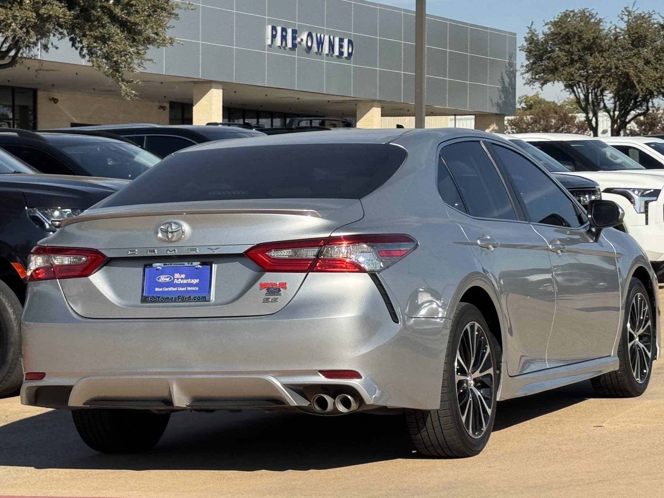 Used 2018 Toyota Camry SE FWD image 4