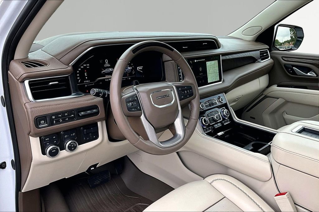 Used 2024 GMC Yukon Denali w/ Advanced Technology Package AWD/4WD image 14