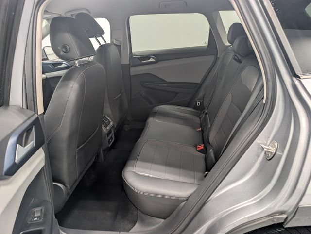 Used 2024 Volkswagen Taos SE FWD image 29