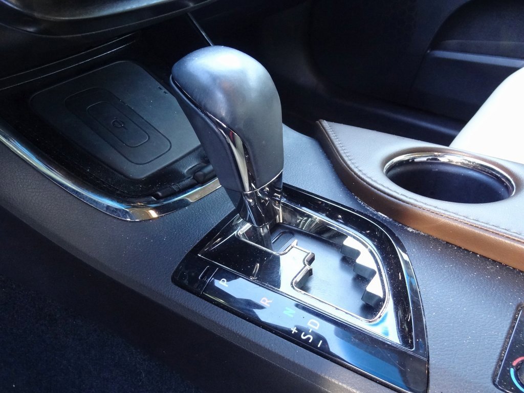 Used 2018 Toyota Avalon Limited image 10