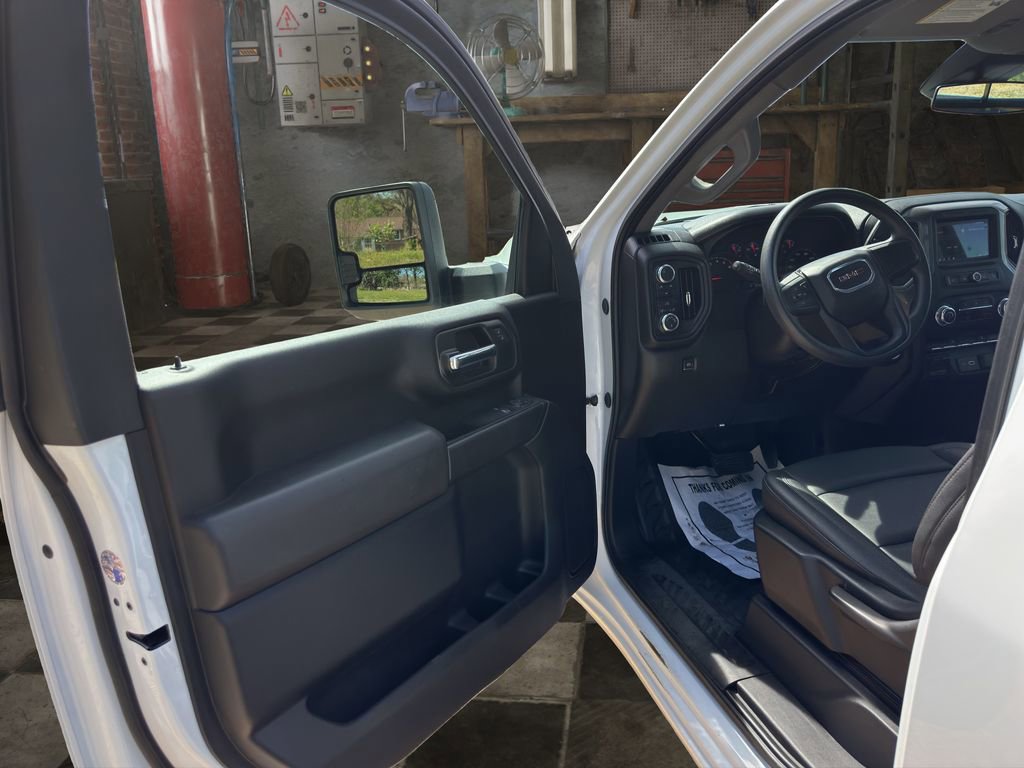 Used 2024 GMC Sierra 3500 Pro AWD/4WD image 13