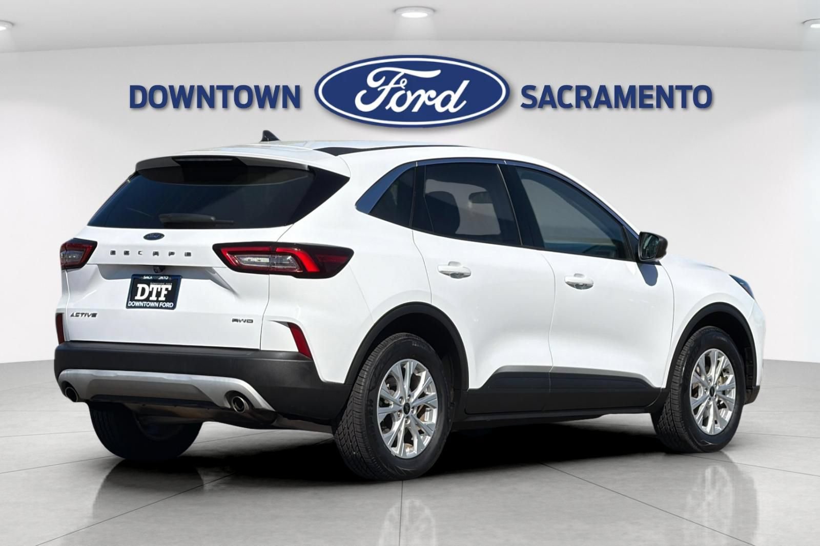 Certified 2024 Ford Escape Active AWD/4WD image 3