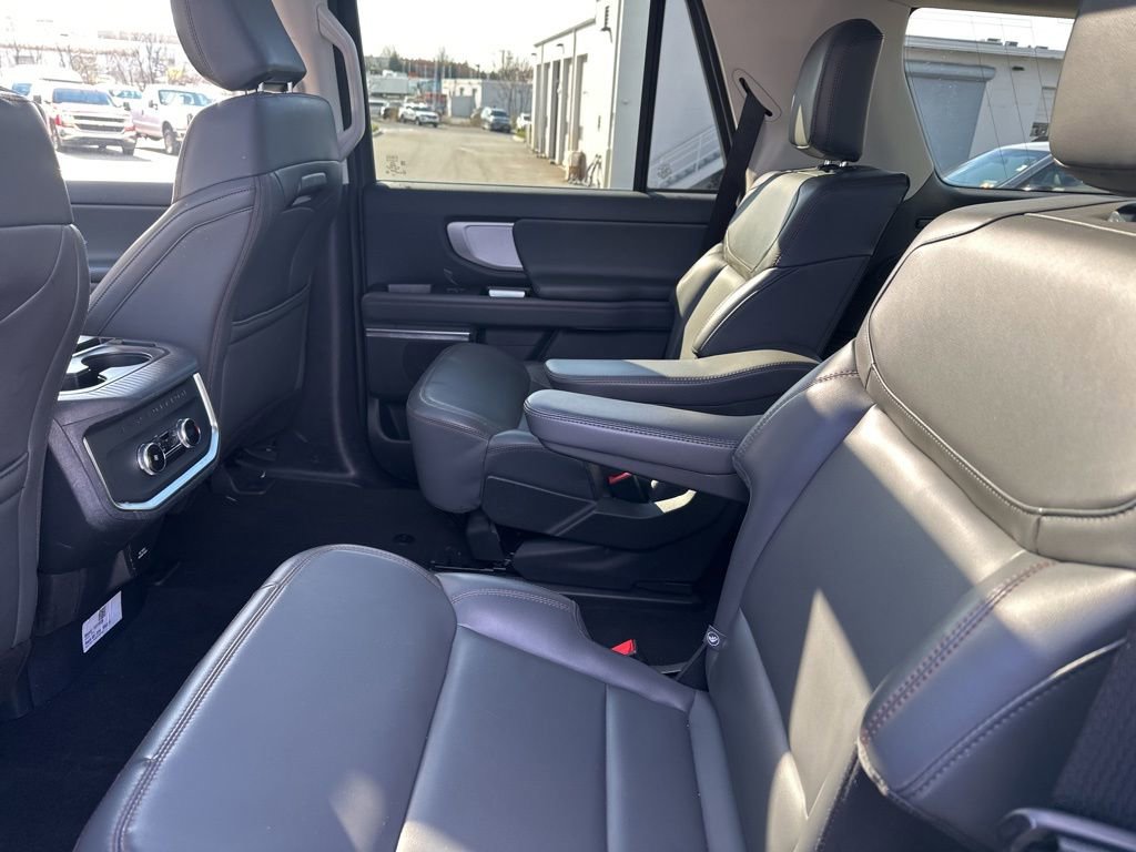 Certified 2025 Ford Expedition Active image 15