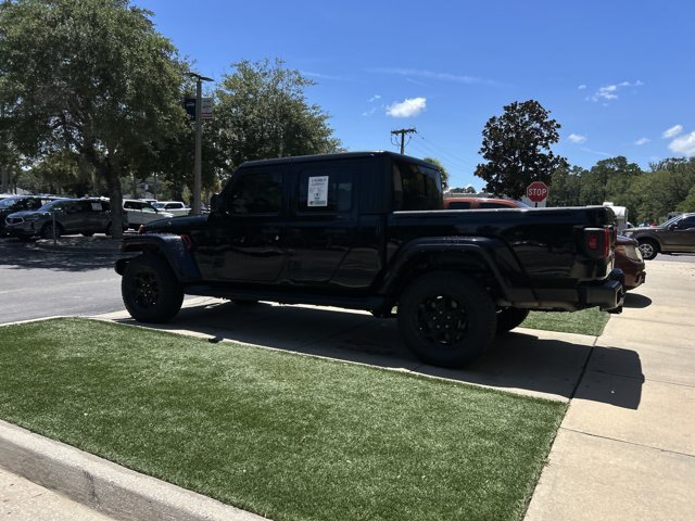 Used 2023 Jeep Gladiator Sport AWD/4WD image 11