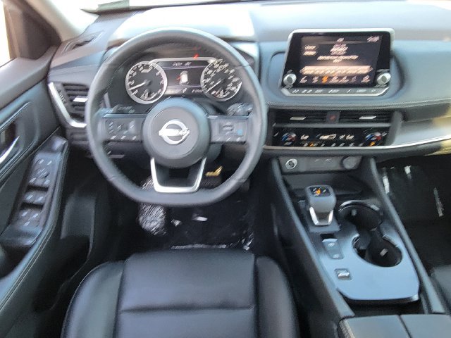 Used 2023 Nissan Rogue SV w/ SV Premium B Package FWD image 4