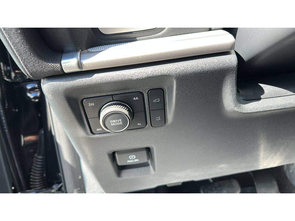 Certified 2025 Ford Expedition Active AWD/4WD image 18