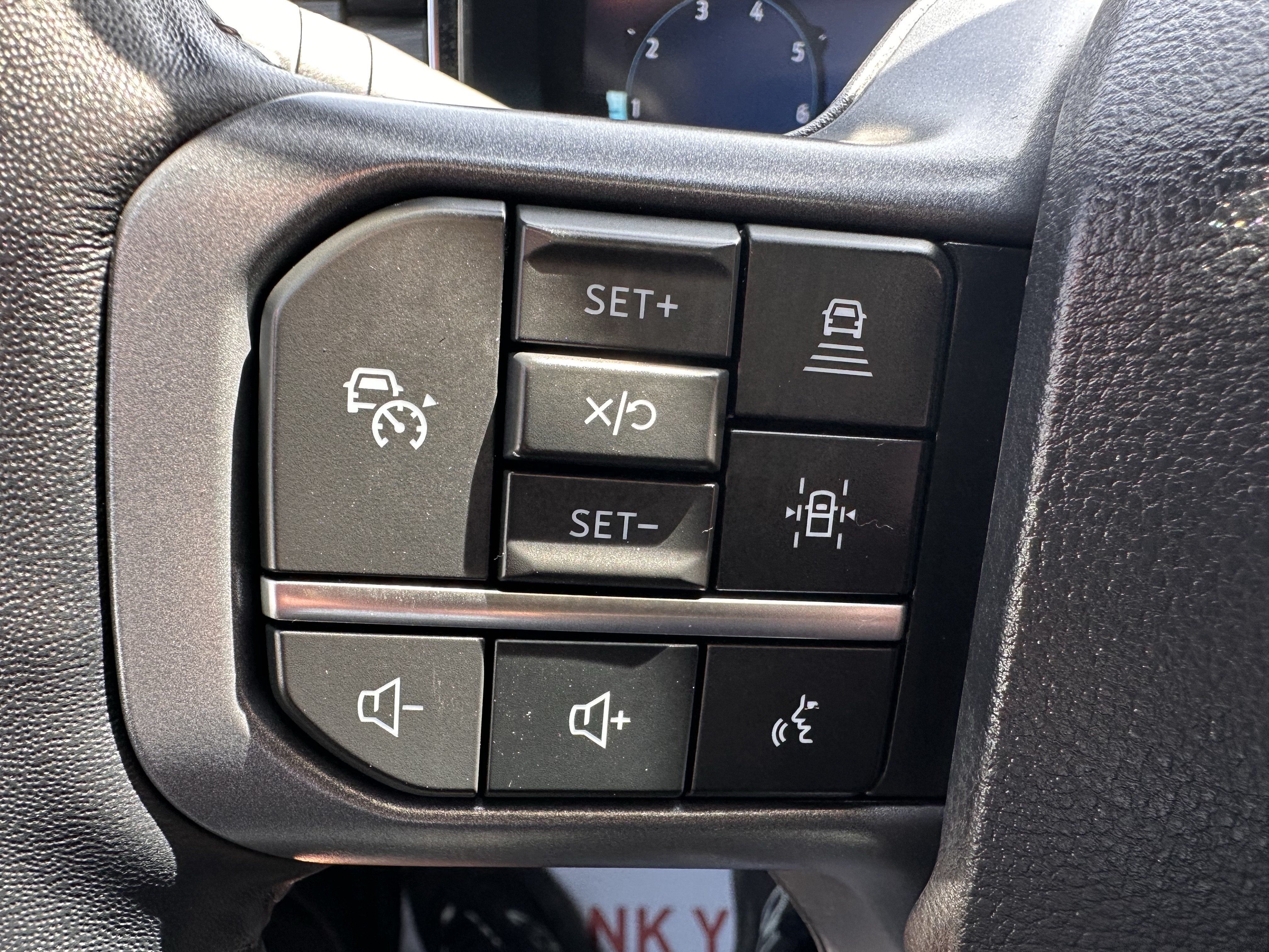 Certified 2024 Ford F150 Lariat w/ FX4 Off-Road Package AWD/4WD image 21