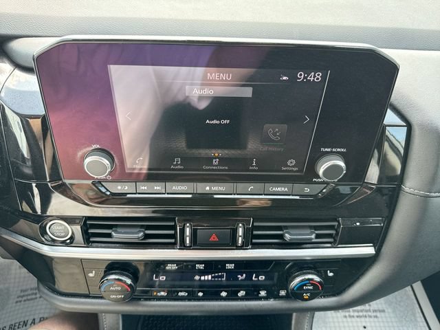 Used 2024 Nissan Pathfinder SV FWD image 16
