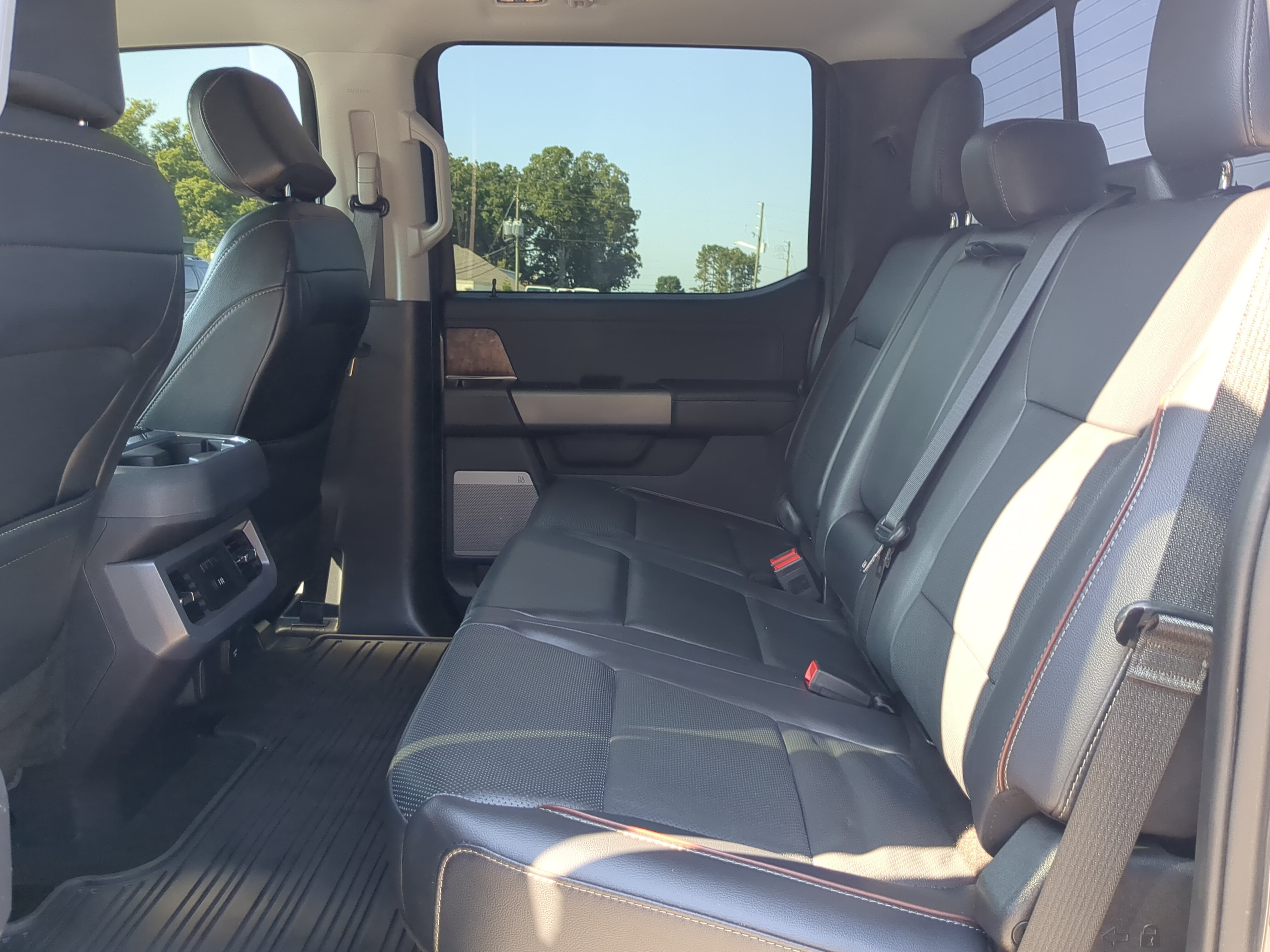Certified 2024 Ford F250 Lariat w/ Lariat Ultimate Package AWD/4WD image 12