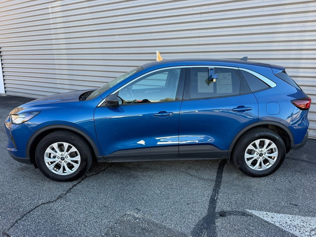 Certified 2023 Ford Escape Active AWD/4WD image 2