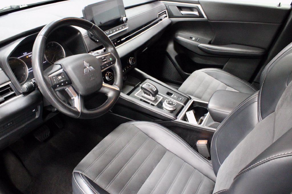 Used 2024 Mitsubishi Outlander SE AWD/4WD image 22