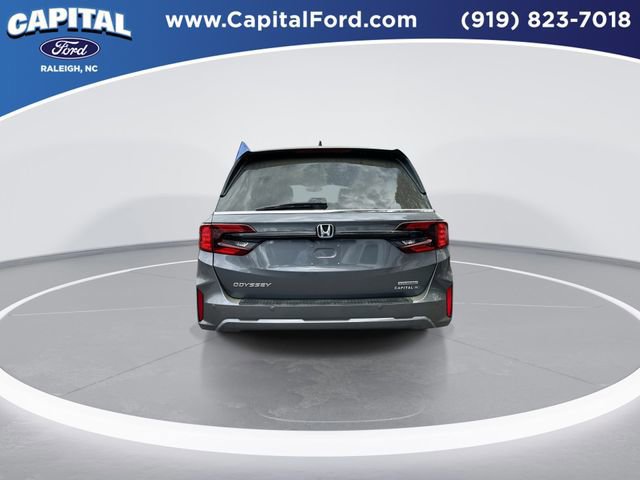 Used 2025 Honda Odyssey Touring image 5