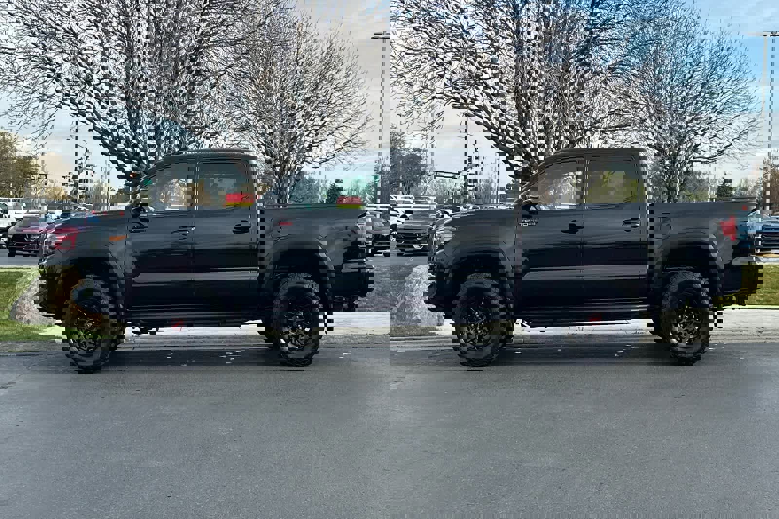 Used 2019 Toyota Tacoma TRD Pro AWD/4WD image 2