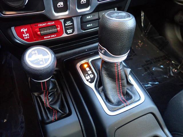 Used 2023 Jeep Wrangler Rubicon AWD/4WD image 15