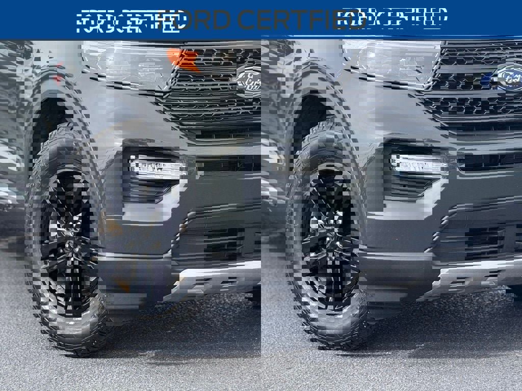 Certified 2023 Ford Explorer XLT w/ Equipment Group 202A image 3