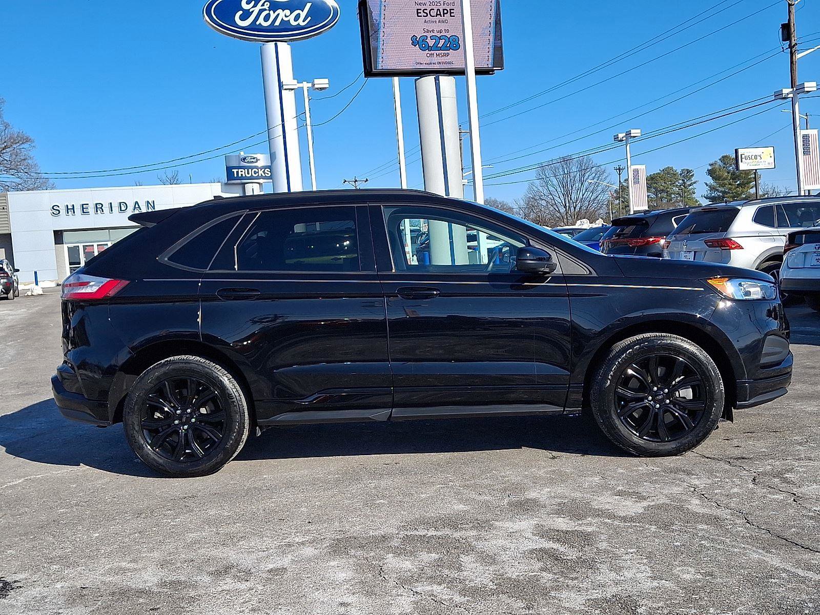 Certified 2023 Ford Edge SE w/ Black Appearance Package image 7