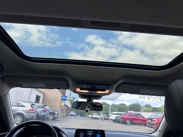 Used 2025 Nissan Sentra SR w/ SR Premium Package image 10