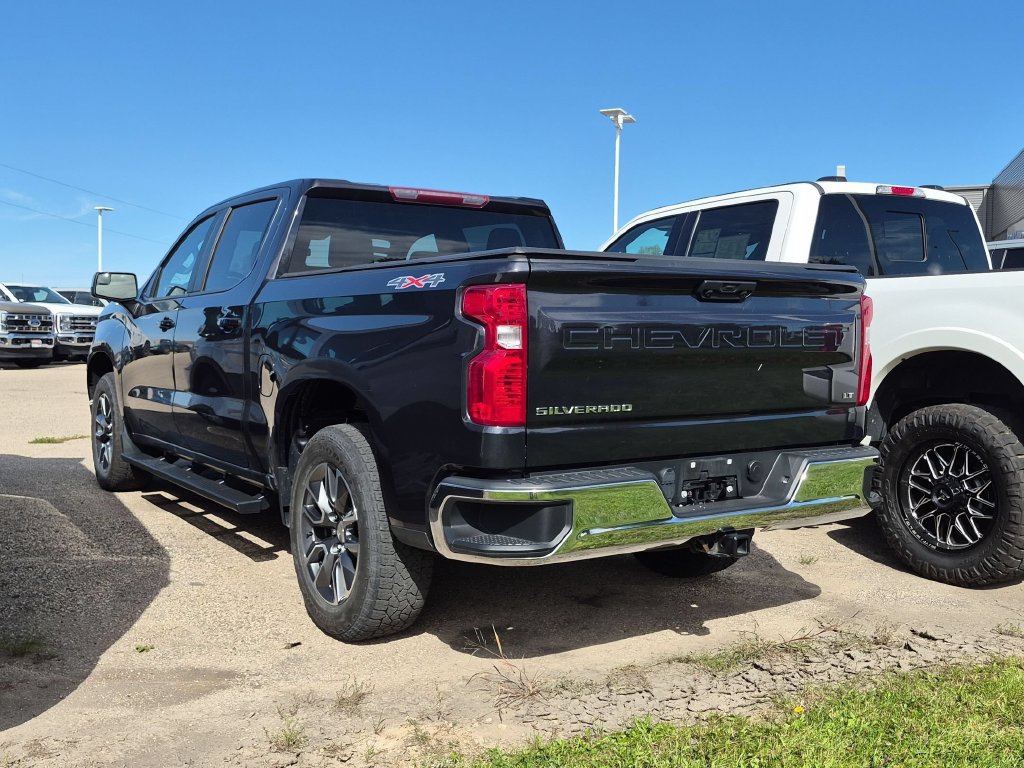 Used 2024 Chevrolet Silverado 1500 LT AWD/4WD image 4