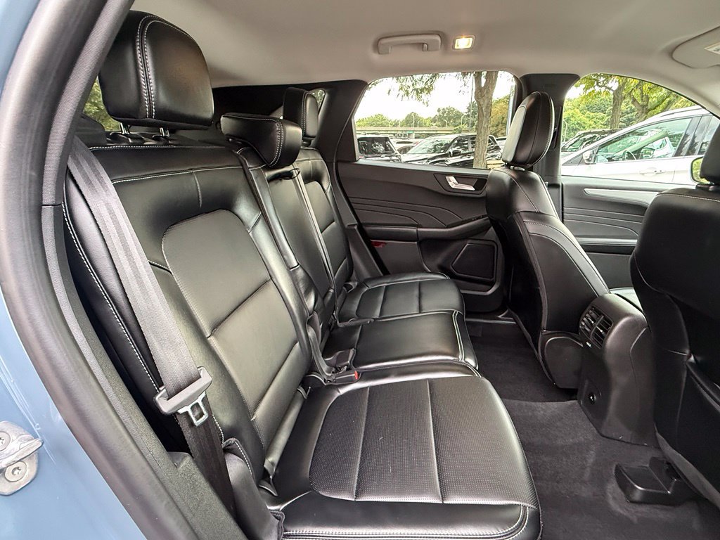 Certified 2023 Ford Escape Platinum AWD/4WD image 27