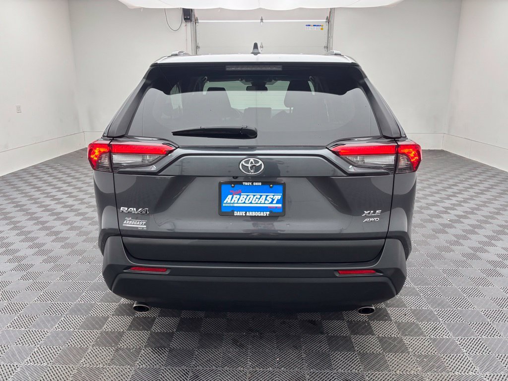 Used 2025 Toyota RAV4 XLE AWD/4WD image 9