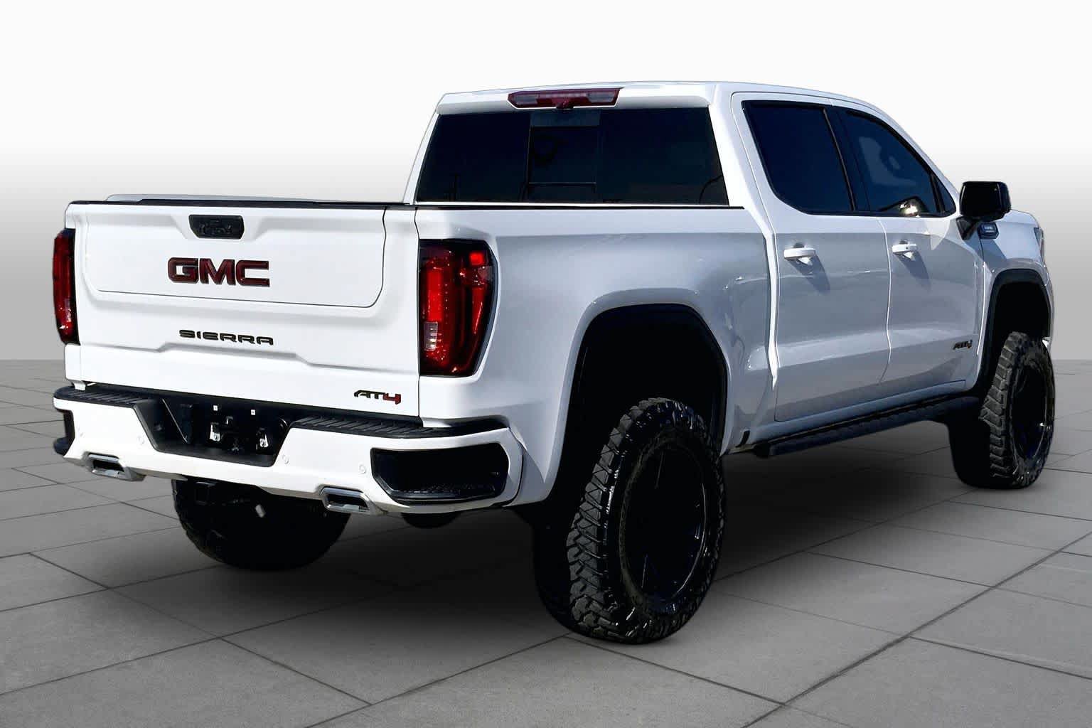 Used 2024 GMC Sierra 1500 AT4 w/ Technology Package AWD/4WD image 13