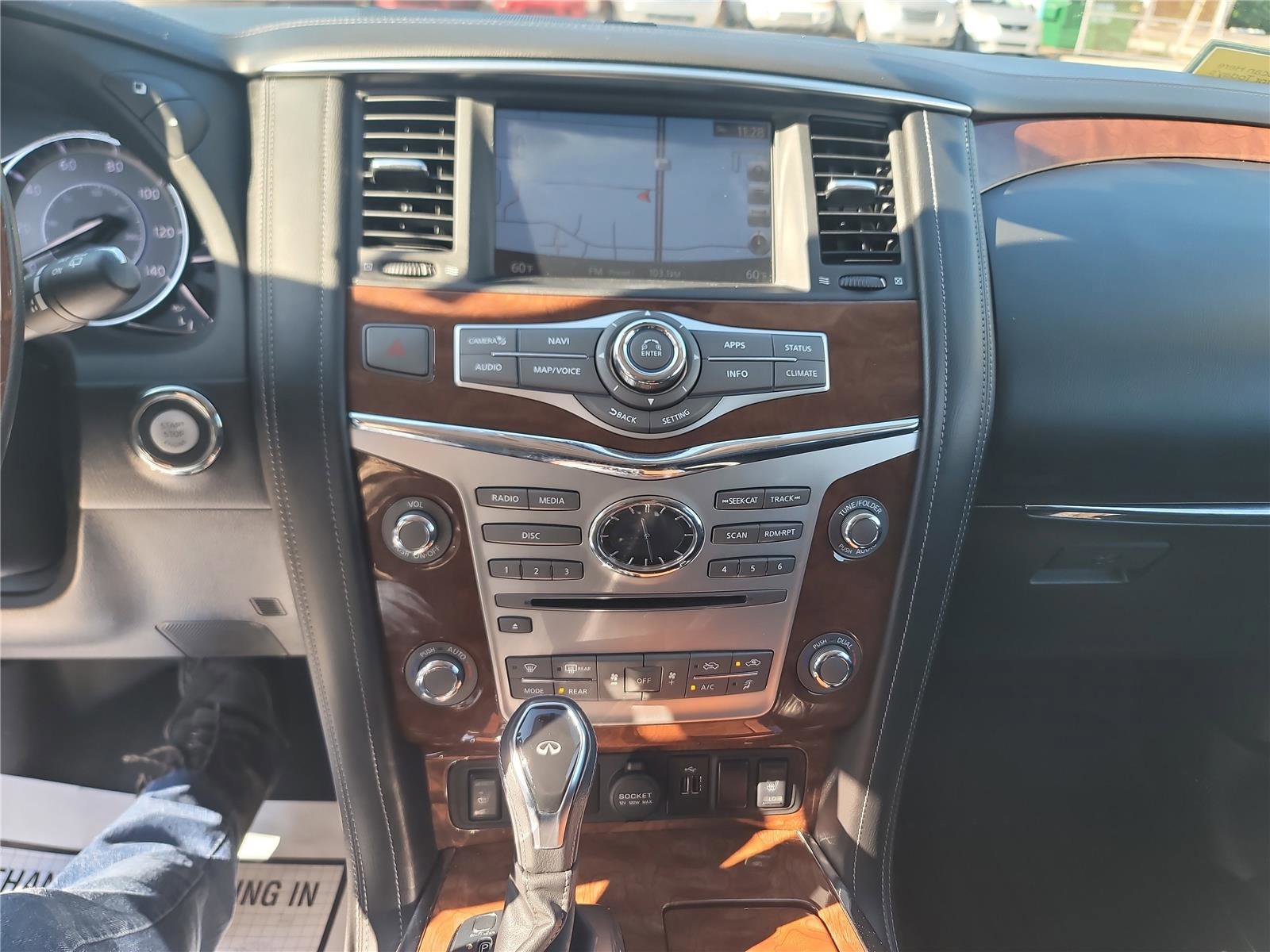 Used 2019 INFINITI QX80 Luxe w/ 22" Wheel Package image 15