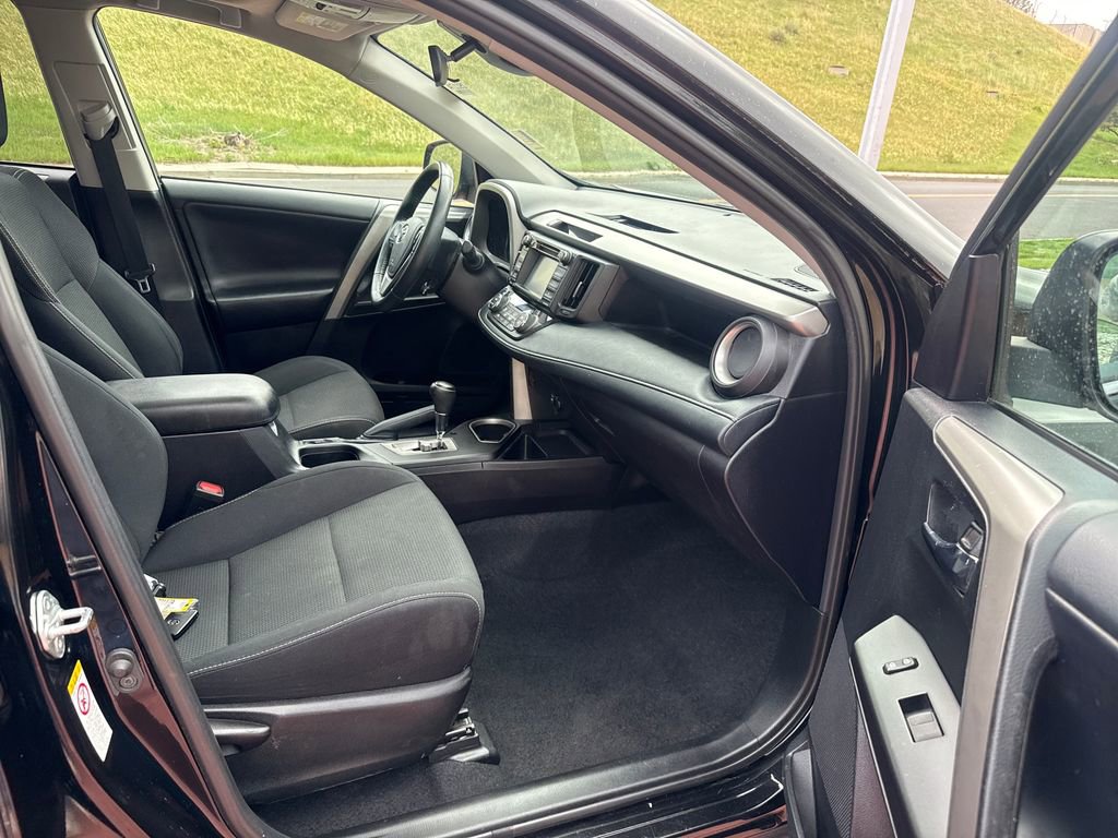 Used 2018 Toyota RAV4 XLE w/ Plus Extra Value Package AWD/4WD image 33