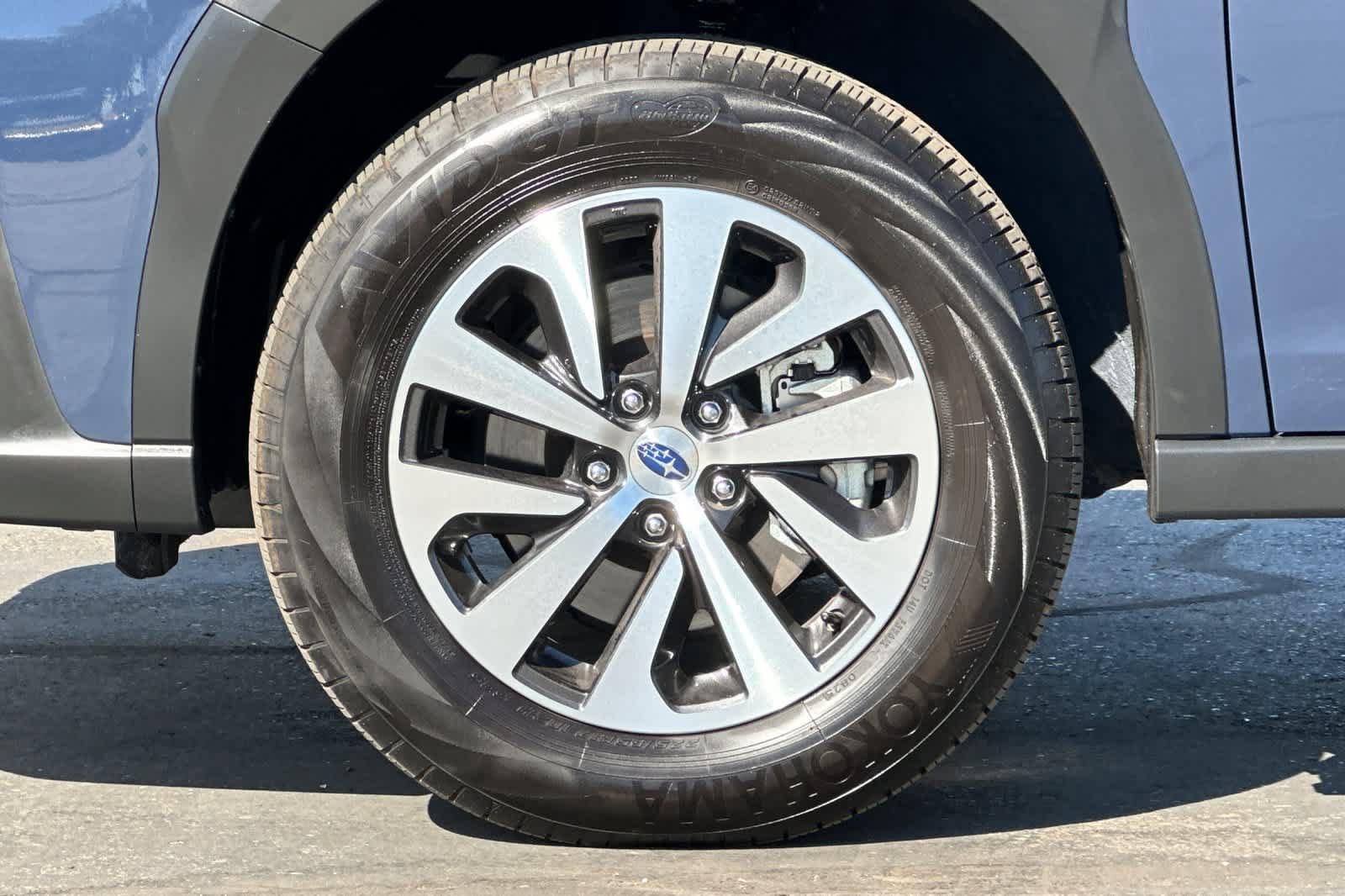 Used 2025 Subaru Outback Premium AWD/4WD image 28