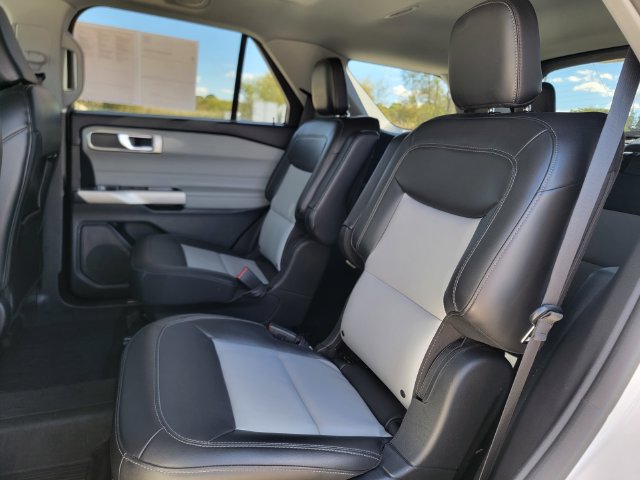 Certified 2022 Ford Explorer XLT w/ Equipment Group 202A AWD/4WD image 21