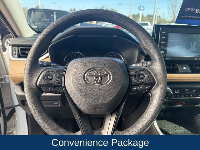 Used 2020 Toyota RAV4 XLE w/ Convenience Package image 15