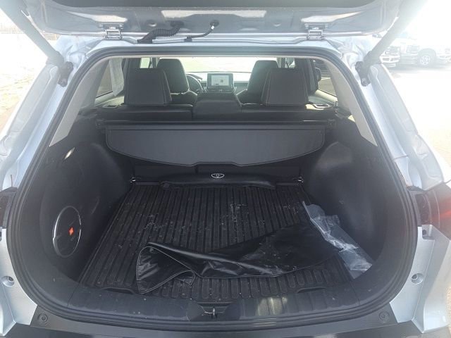 Used 2024 Toyota Corolla Cross XLE w/ Convenience Package image 15