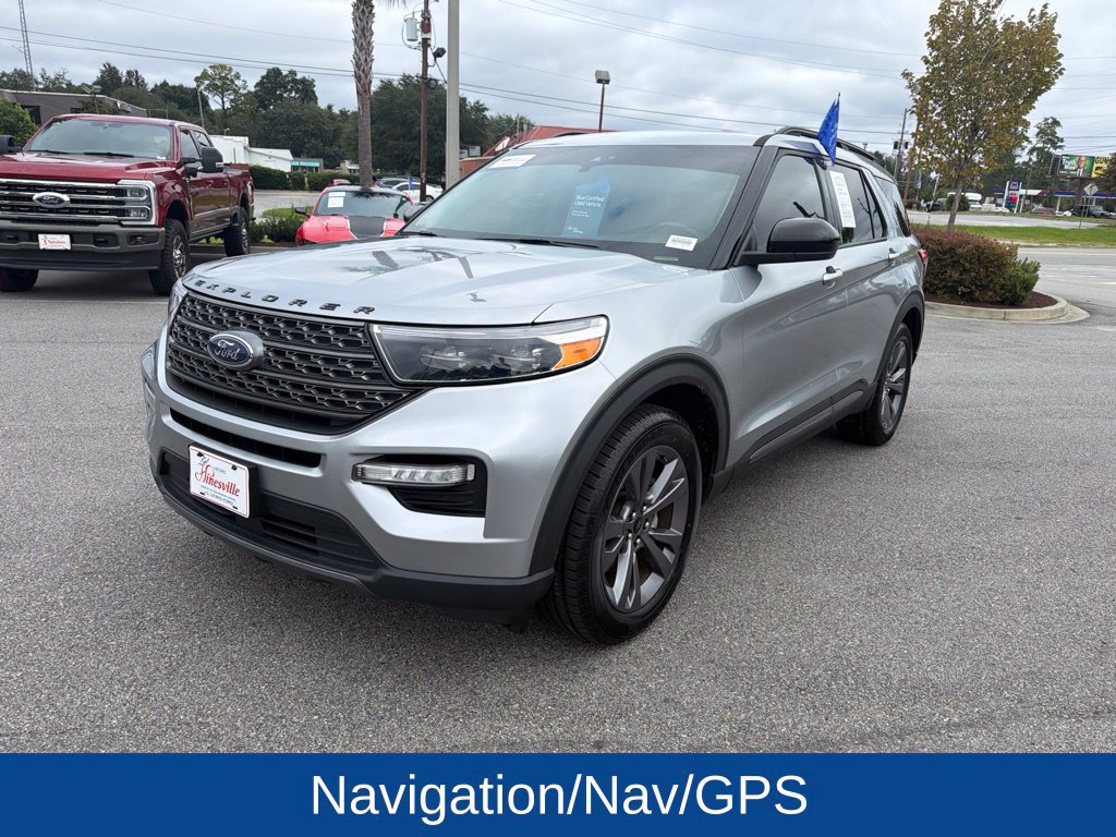 Certified 2022 Ford Explorer XLT w/ Equipment Group 202A RWD image 4