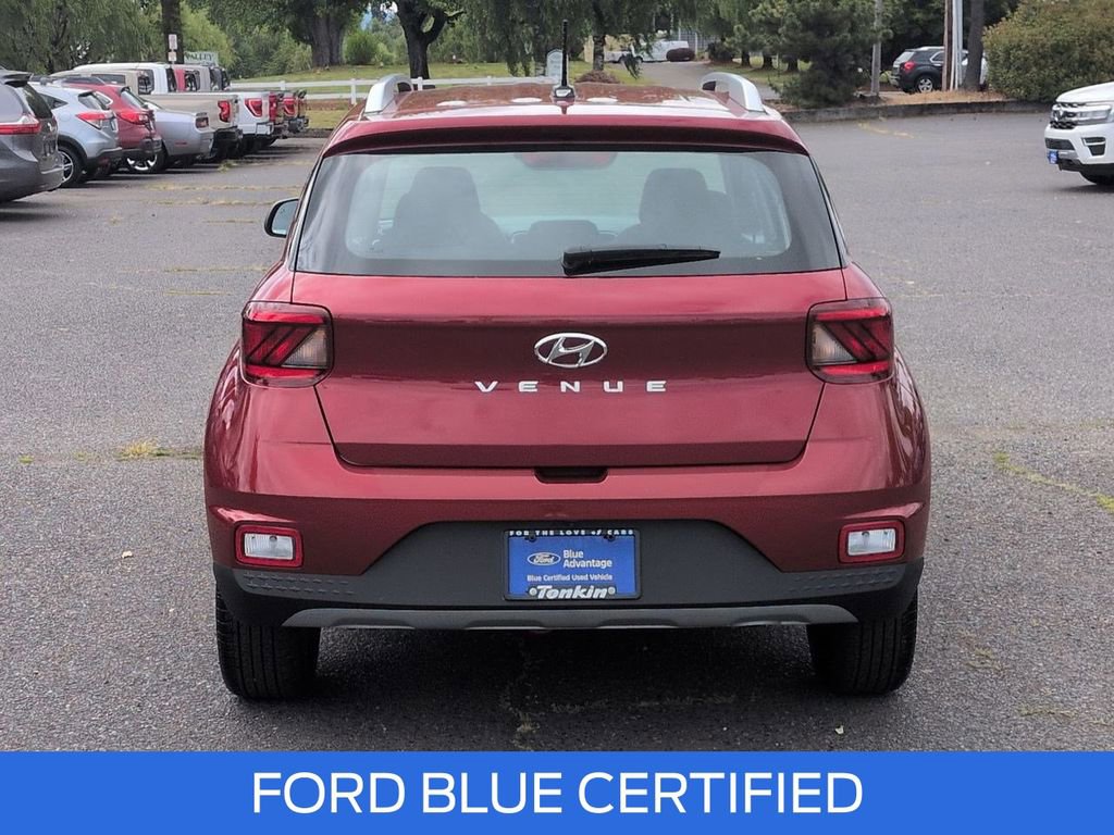 Used 2024 Hyundai Venue SEL FWD image 4