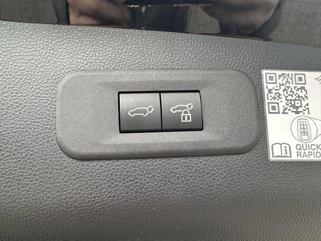 Used 2025 Toyota Crown Signia image 12